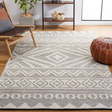 Safavieh Natura 4'-0" x 6'-0" Rug in Black / Ivory