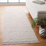 Safavieh Kilim 2'-3" x 8'-0" Rug in Beige / Ivory
