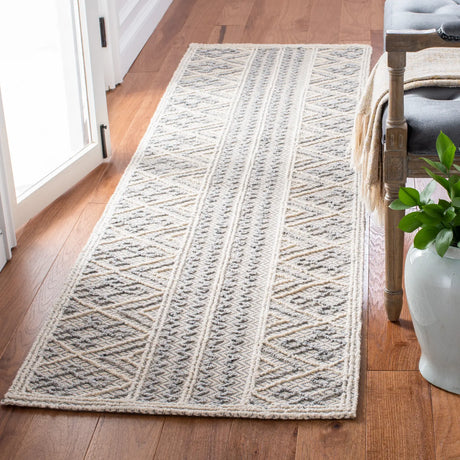 Safavieh Trace 2'-3" x 8'-0" Rug in Grey / Beige