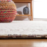 Safavieh Marbella 4'-0" x 6'-0" Rug in Pink / Ivory