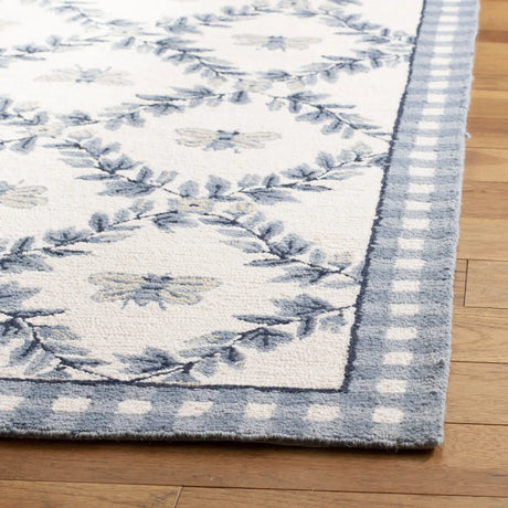 Safavieh Chelsea 3'-9" x 5'-9" Rug in Ivory / Blue