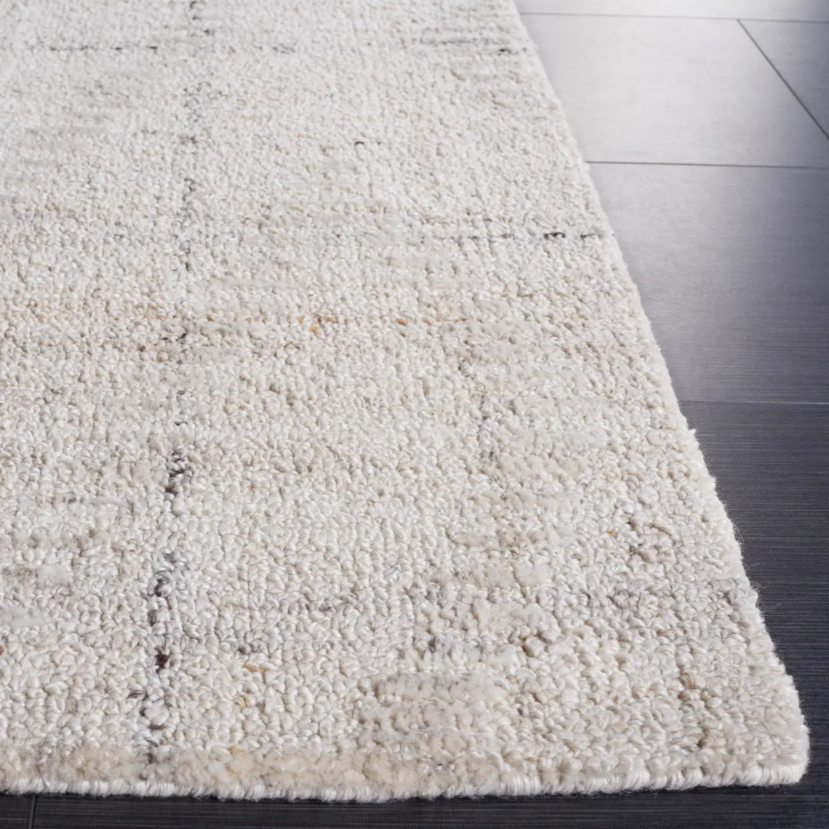 Safavieh Abstract 4'-0" x 6'-0" Rug in Ivory / Grey