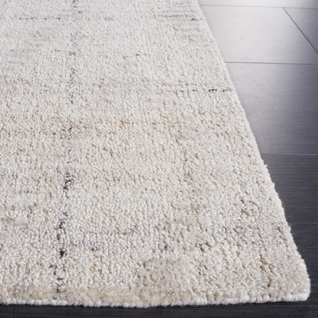 Safavieh Abstract 4'-0" x 6'-0" Rug in Ivory / Grey