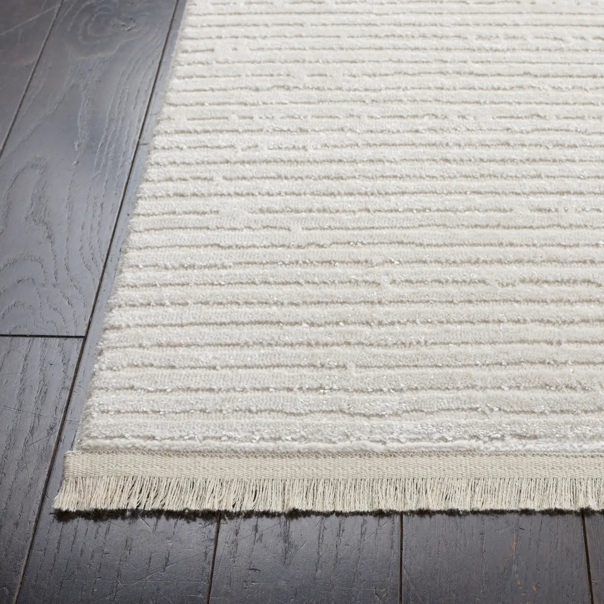 Safavieh Whisper 4'-0" x 6'-0" Rug in Ivory