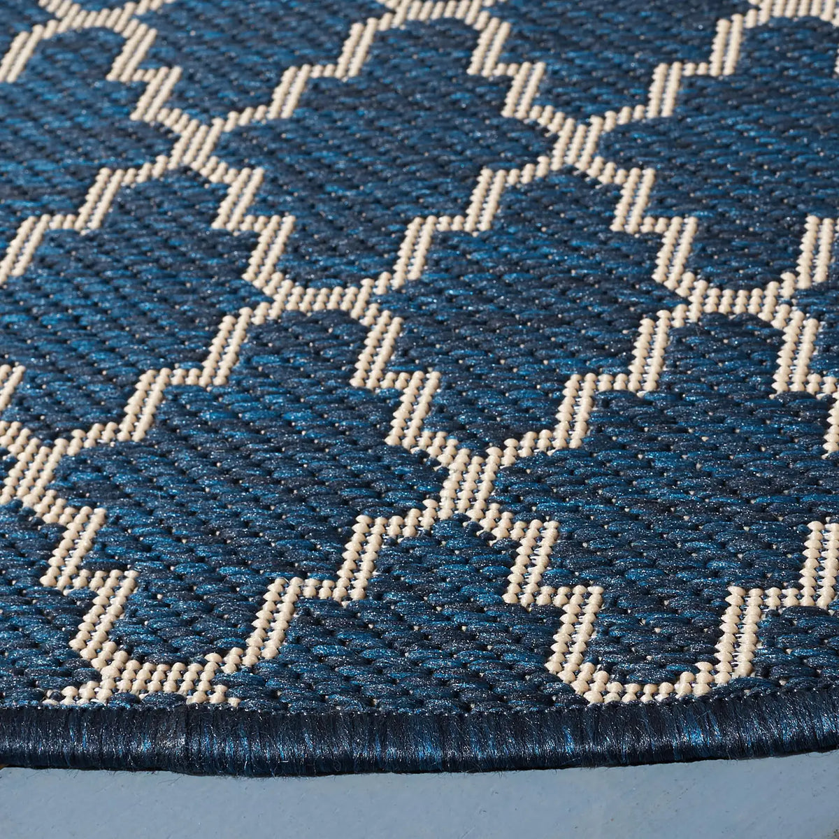 Safavieh Courtyard 5'-3" x 5'-3" Rug in Navy / Beige