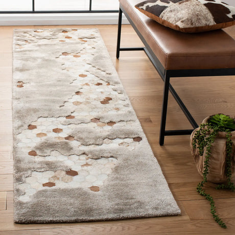 Safavieh Manhattan 2'-3" x 8'-0" Rug in Taupe