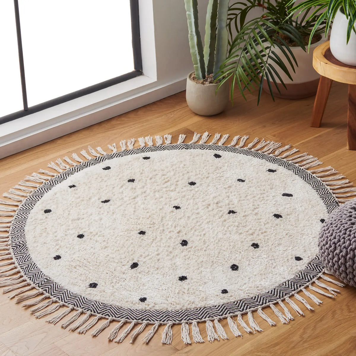 Safavieh Easy Care 3'-0" x 3'-0" Rug in Ivory / Black