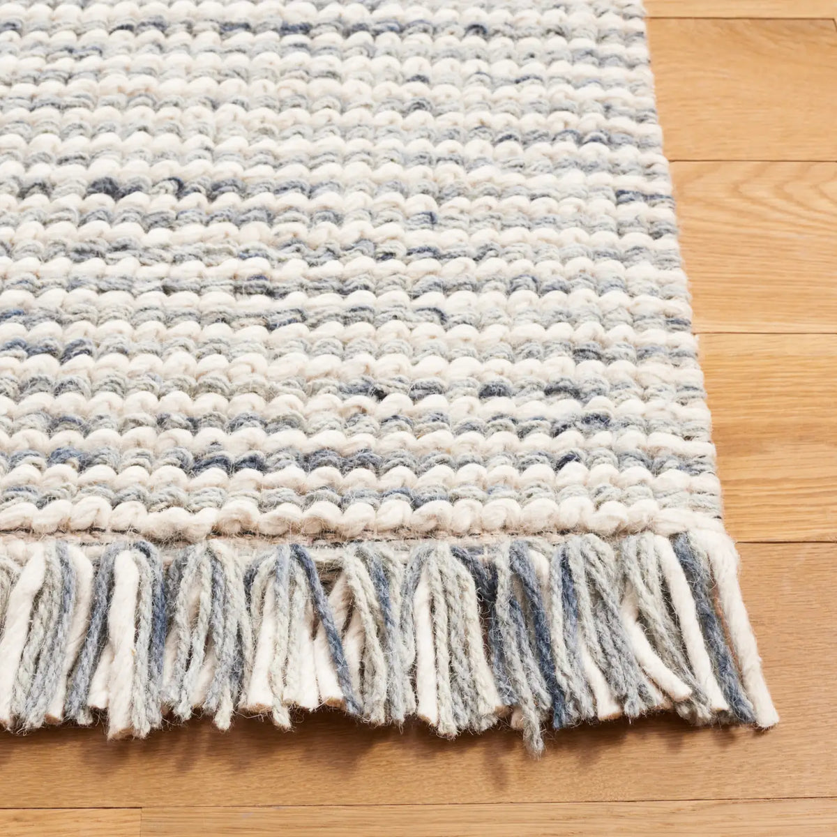 Safavieh Natura 4'-0" x 6'-0" Rug in Blue / Ivory