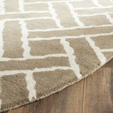 Safavieh Chatham 5'-0" x 5'-0" Rug in Beige / Ivory