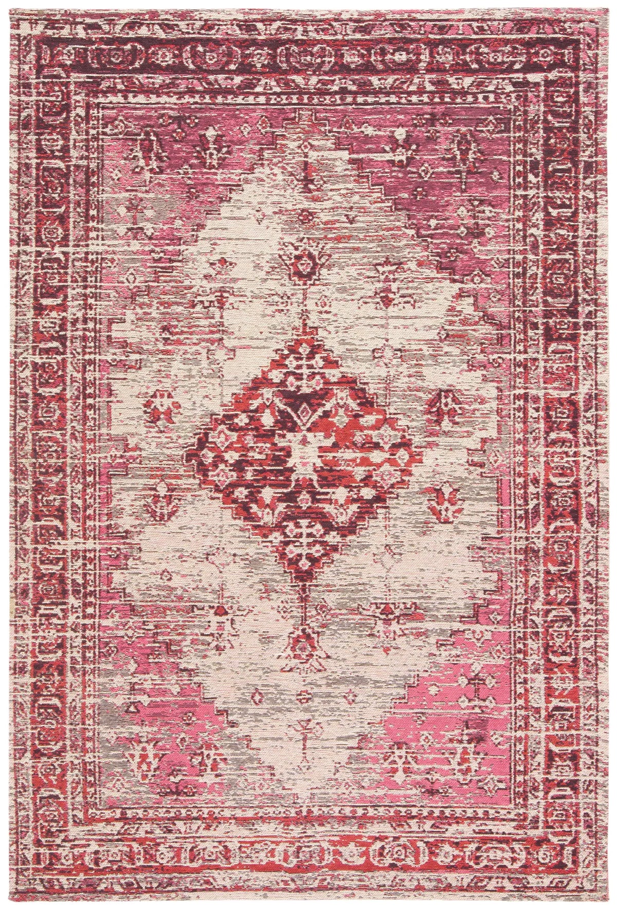 Safavieh Classic Vintage 4'-0" x 6'-0" Rug in Fuchisa