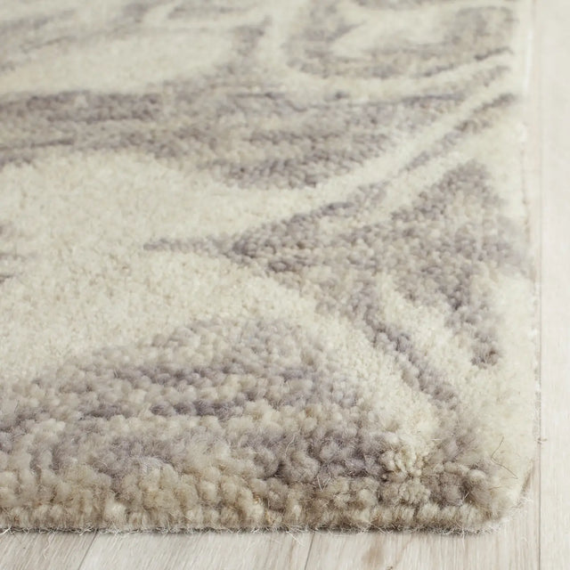 Safavieh Chatham 8'-0" x 10'-0" Rug in Light Grey / Ivory
