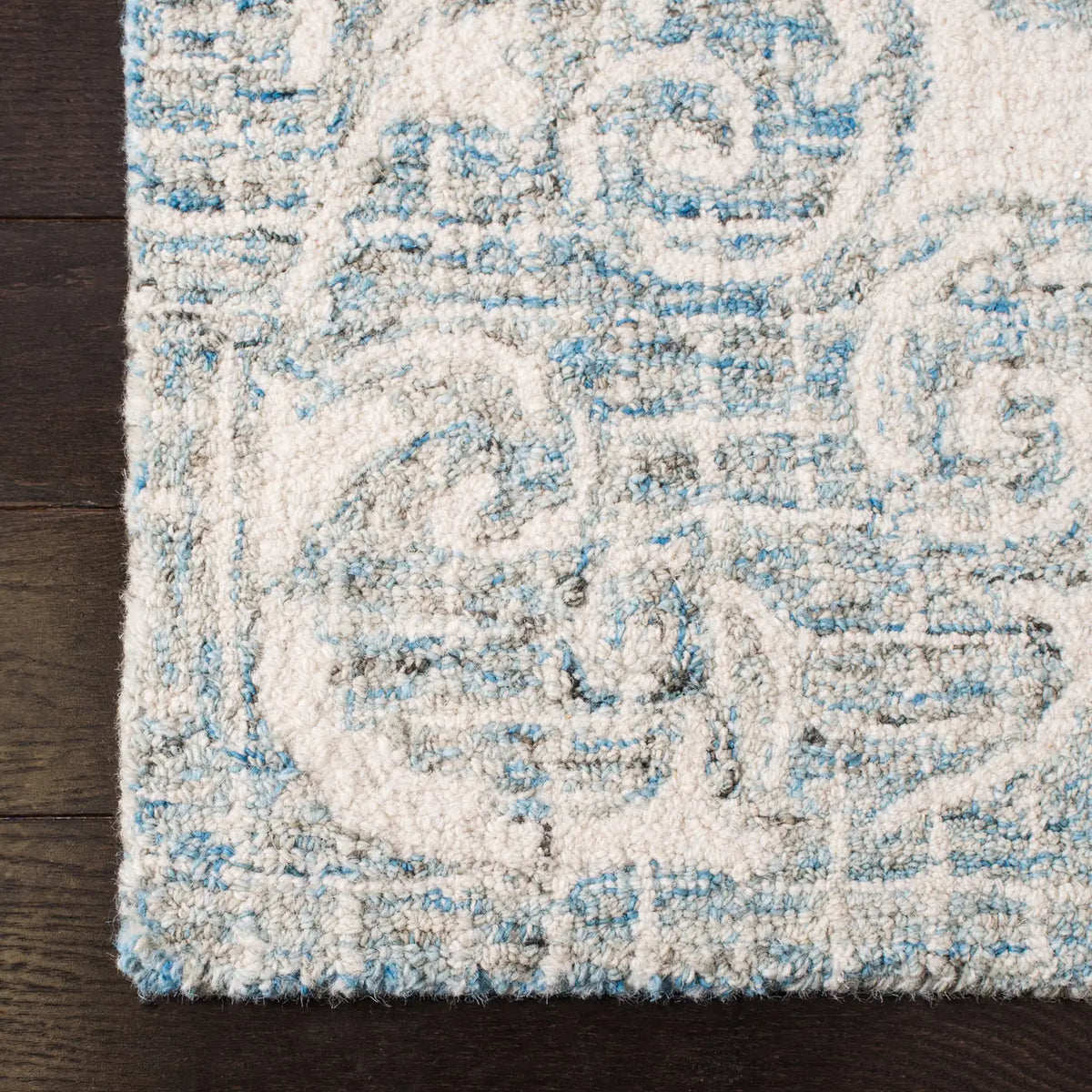 Safavieh Abstract 5'-0" x 8'-0" Rug in Light Blue