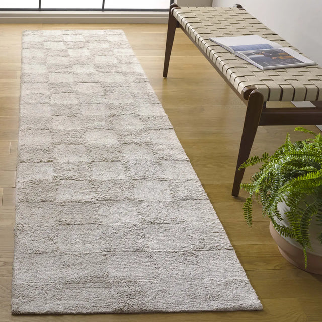 Safavieh Easy Care 2'-3" x 9'-0" Rug in Grey