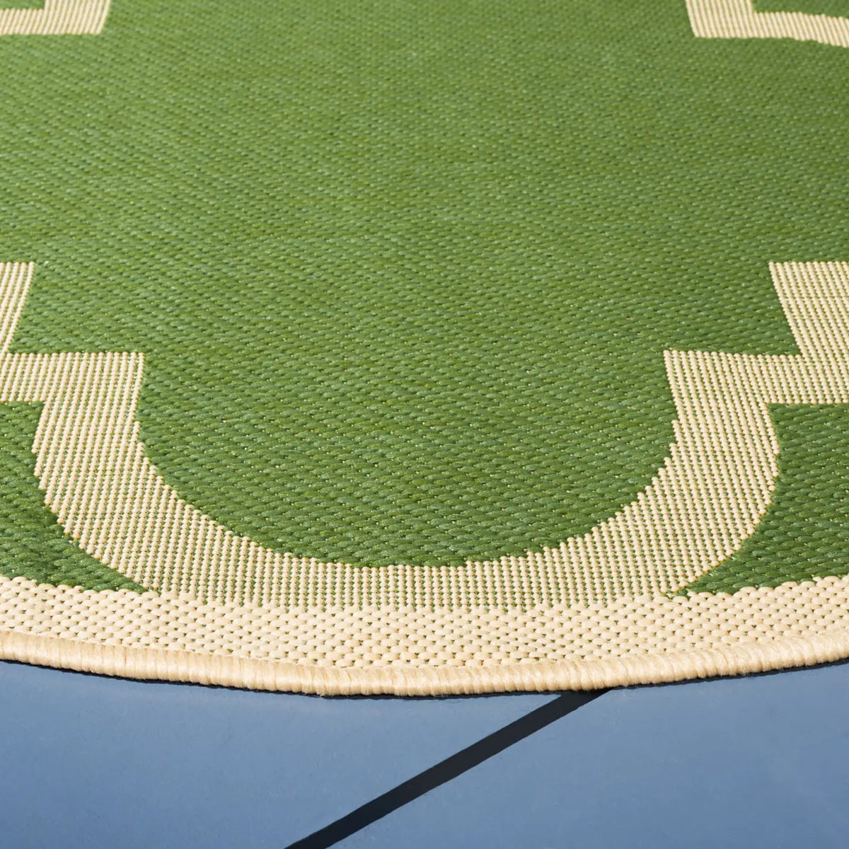 Safavieh Courtyard 5'-3" x 5'-3" Rug in Green / Beige