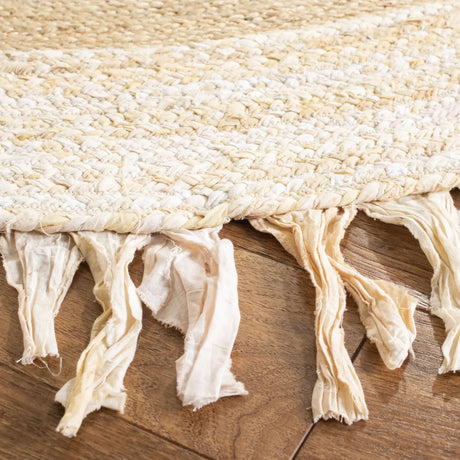 Safavieh Cape Cod 6'-0" x 6'-0" Rug in Beige / Natural