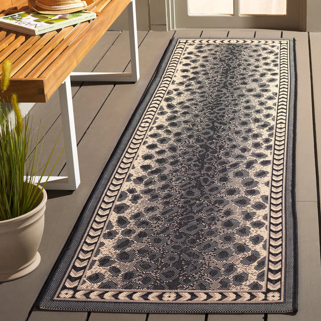 Safavieh Courtyard 2'-3" x 8'-0" Rug in Grey / Black