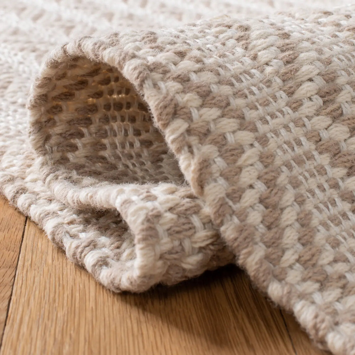 Safavieh Natura 5'-0" x 8'-0" Rug in Beige