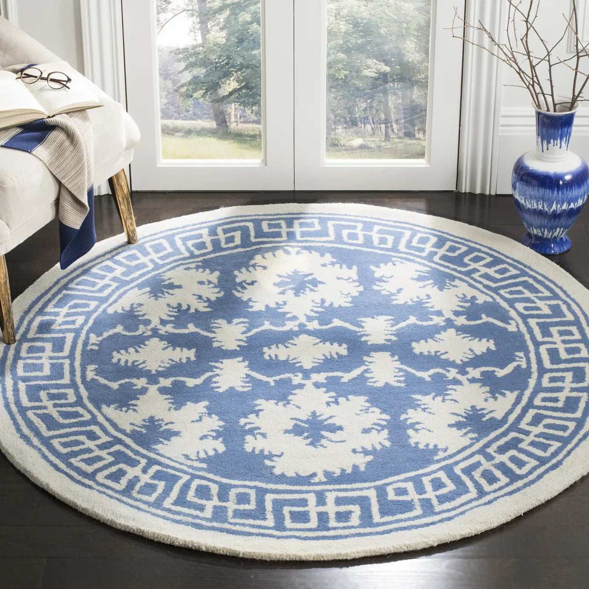 Safavieh Bella 5'-0" x 5'-0" Rug in Blue / Ivory