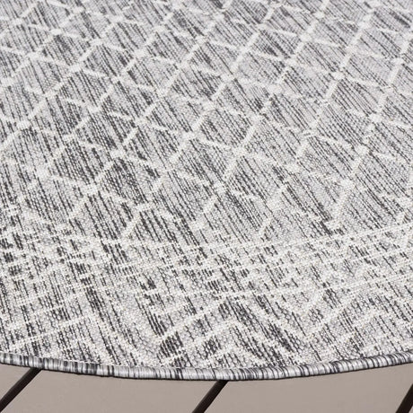 Safavieh Courtyard 6'-7" x 6'-7" Rug in Light Grey / Dark Grey