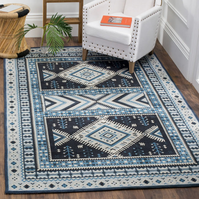 Safavieh Classic Vintage 4'-0" x 6'-0" Rug in Navy / Light Blue
