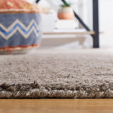 Safavieh Himalaya 4'-0" x 6'-0" Rug in Light Grey