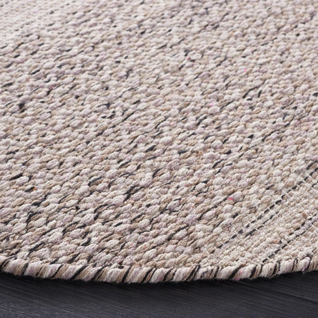 Safavieh Montauk 6'-0" x 6'-0" Rug in Ivory / Steel Grey