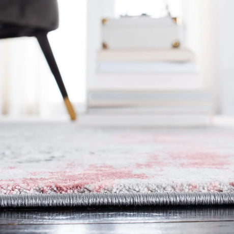 Safavieh Meadow 500 4'-0" x 6'-0" Rug in Light Grey / Pink