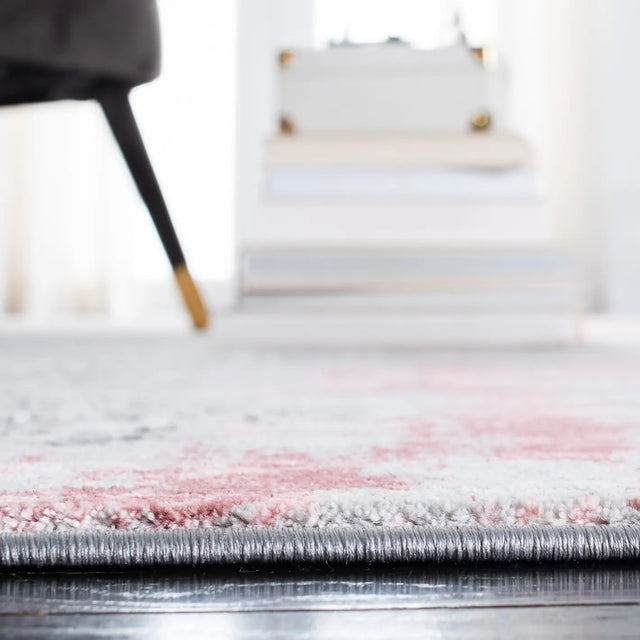 Safavieh Meadow 500 4'-0" x 6'-0" Rug in Light Grey / Pink