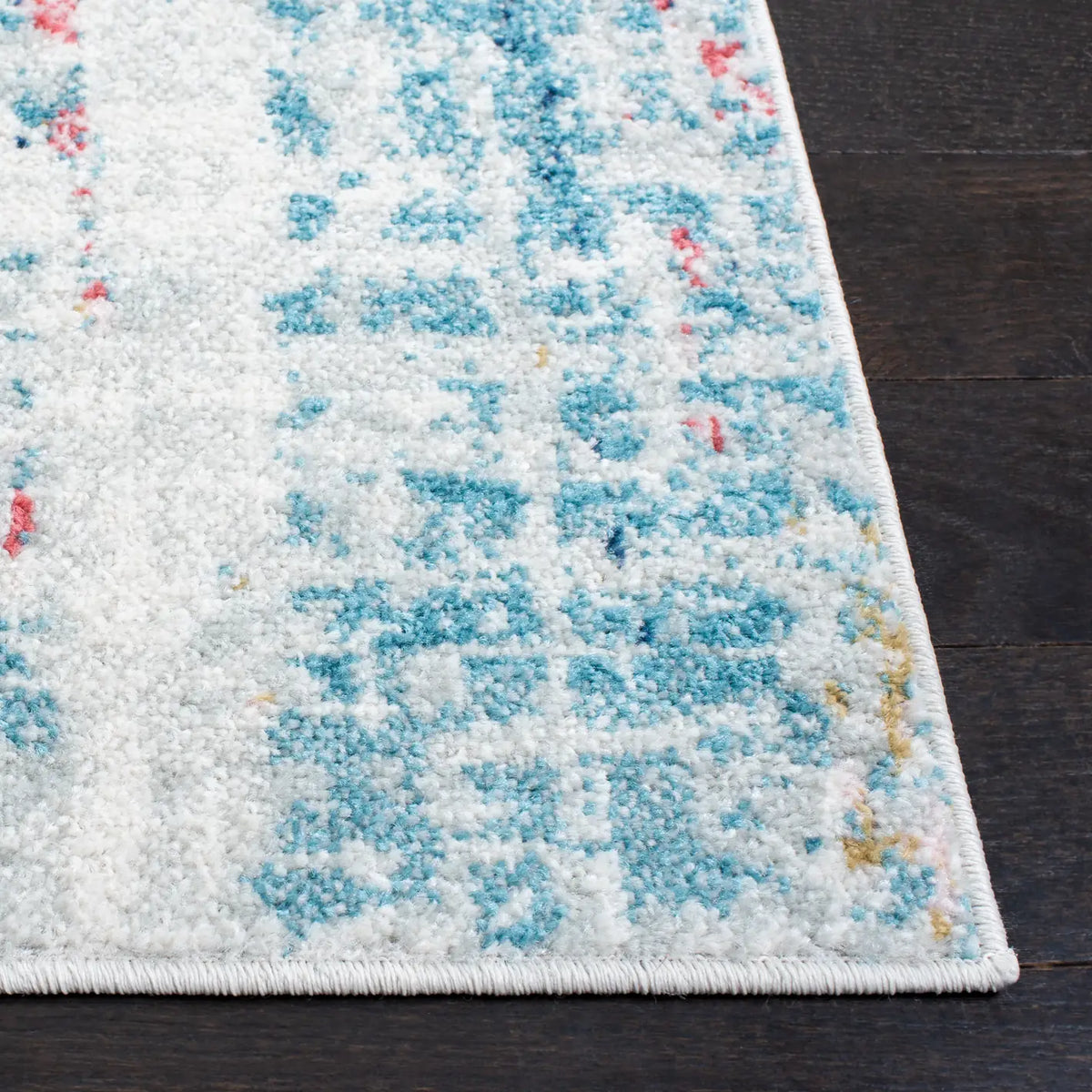 Safavieh Madison 4'-0" x 6'-0" Rug in Ivory / Blue