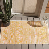 Safavieh Courtyard 2'-0" x 3'-7" Rug in Beige / Gold