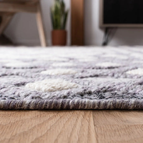 Safavieh Natura 5'-0" x 8'-0" Rug in Cream / Purple