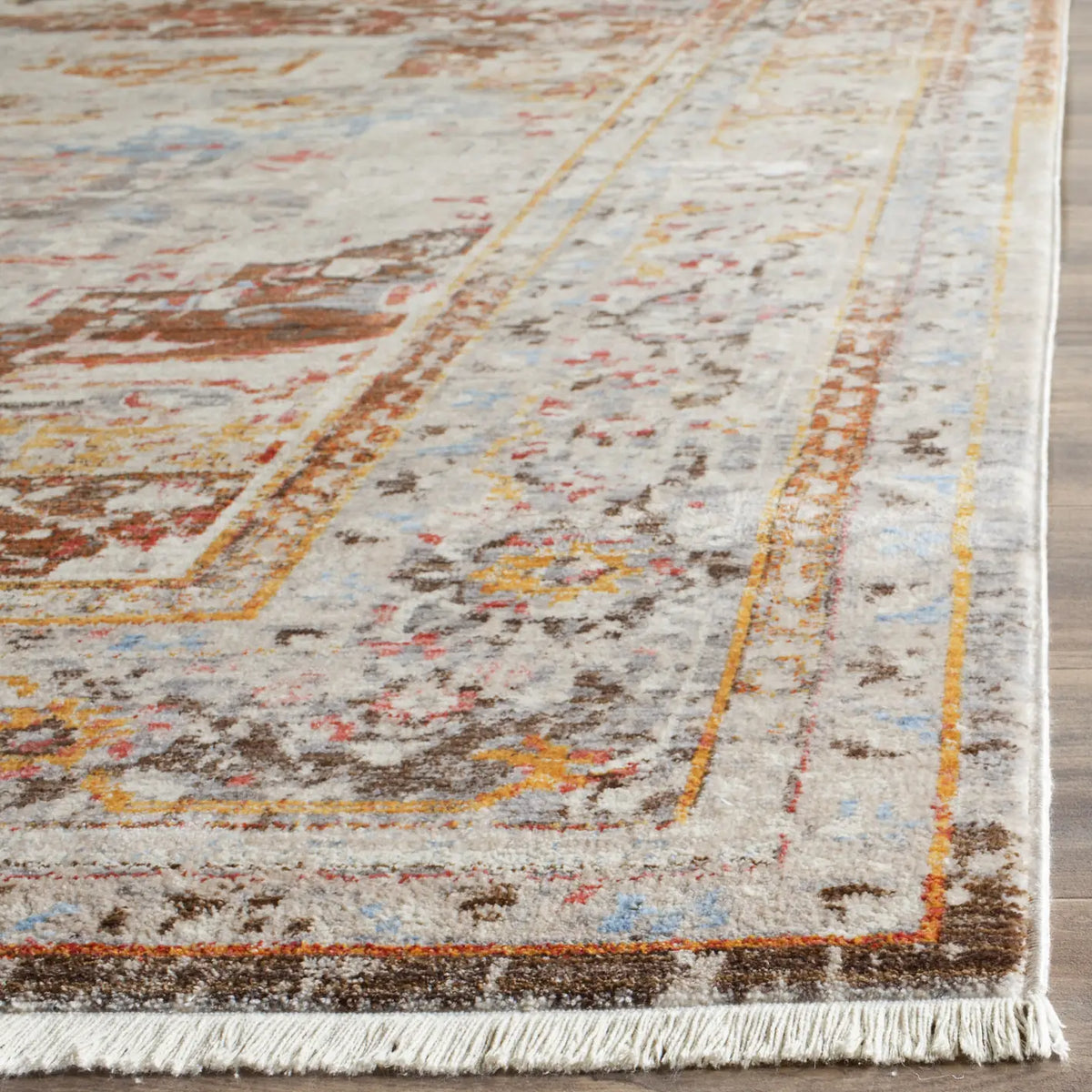 Safavieh Vintage Persian 6'-0" x 9'-0" Rug in Cream / Multi