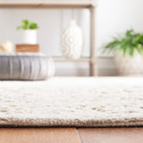 Safavieh Martha Stewart 4'-0" x 6'-0" Rug in Ivory / Natural