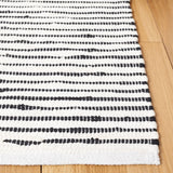 Safavieh Kilim 4'-0" x 6'-0" Rug in Navy / Ivory