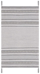 Safavieh Montauk 2'-6" x 4'-0" Rug in Grey / Ivory