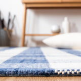 Safavieh Marbella 4'-0" x 6'-0" Rug in Navy / Ivory