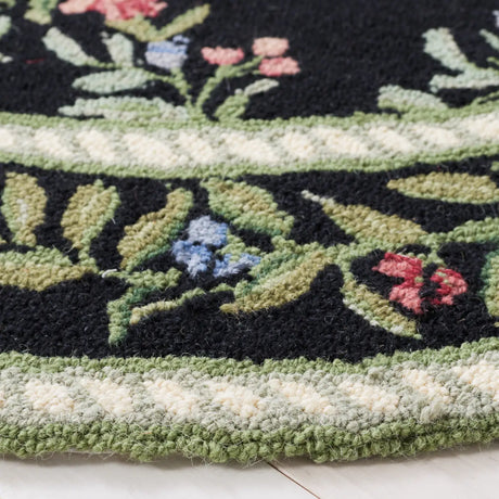 Safavieh Chelsea 5'-6" x 5'-6" Rug in Black