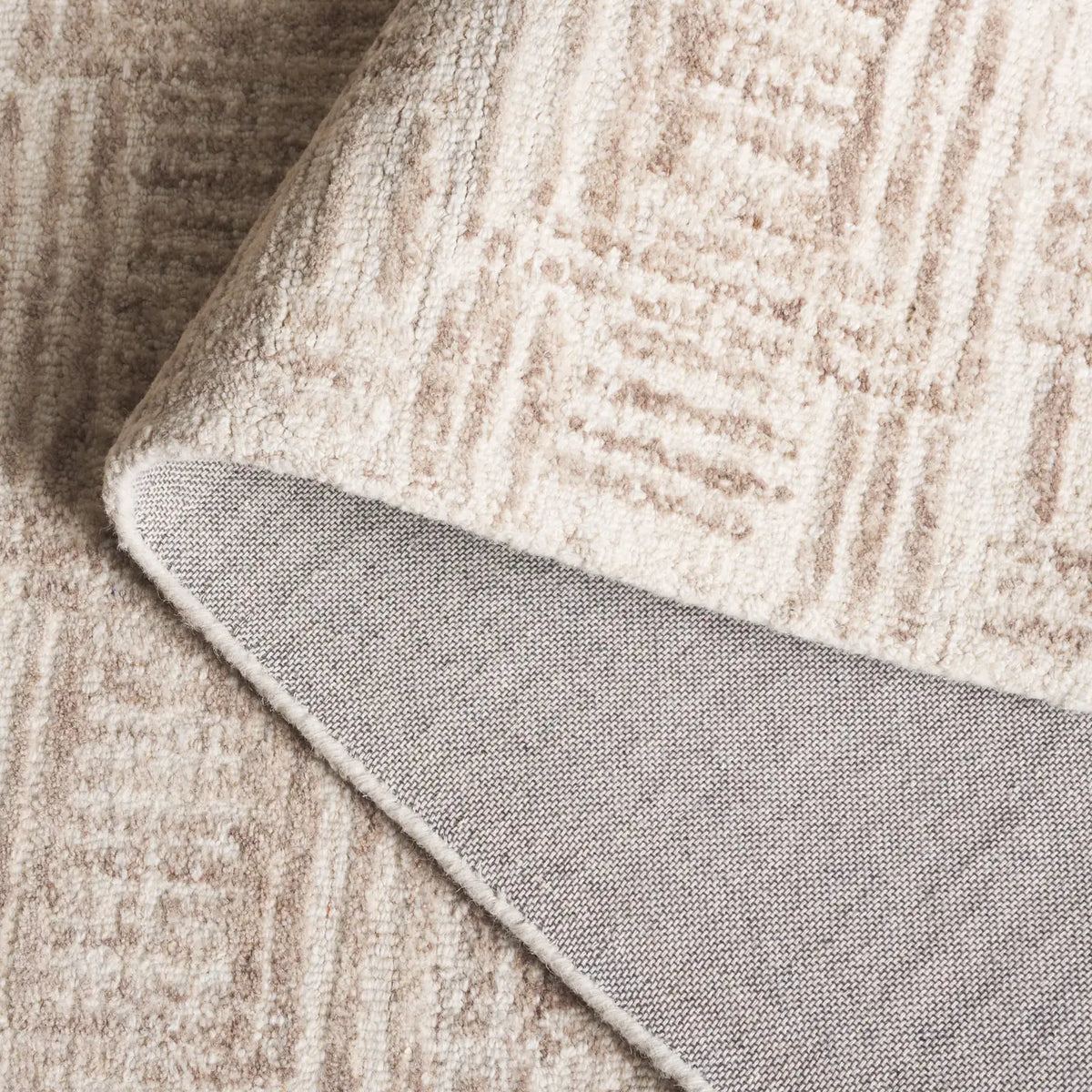Safavieh Ebony 4'-0" x 6'-0" Rug in Ivory / Brown