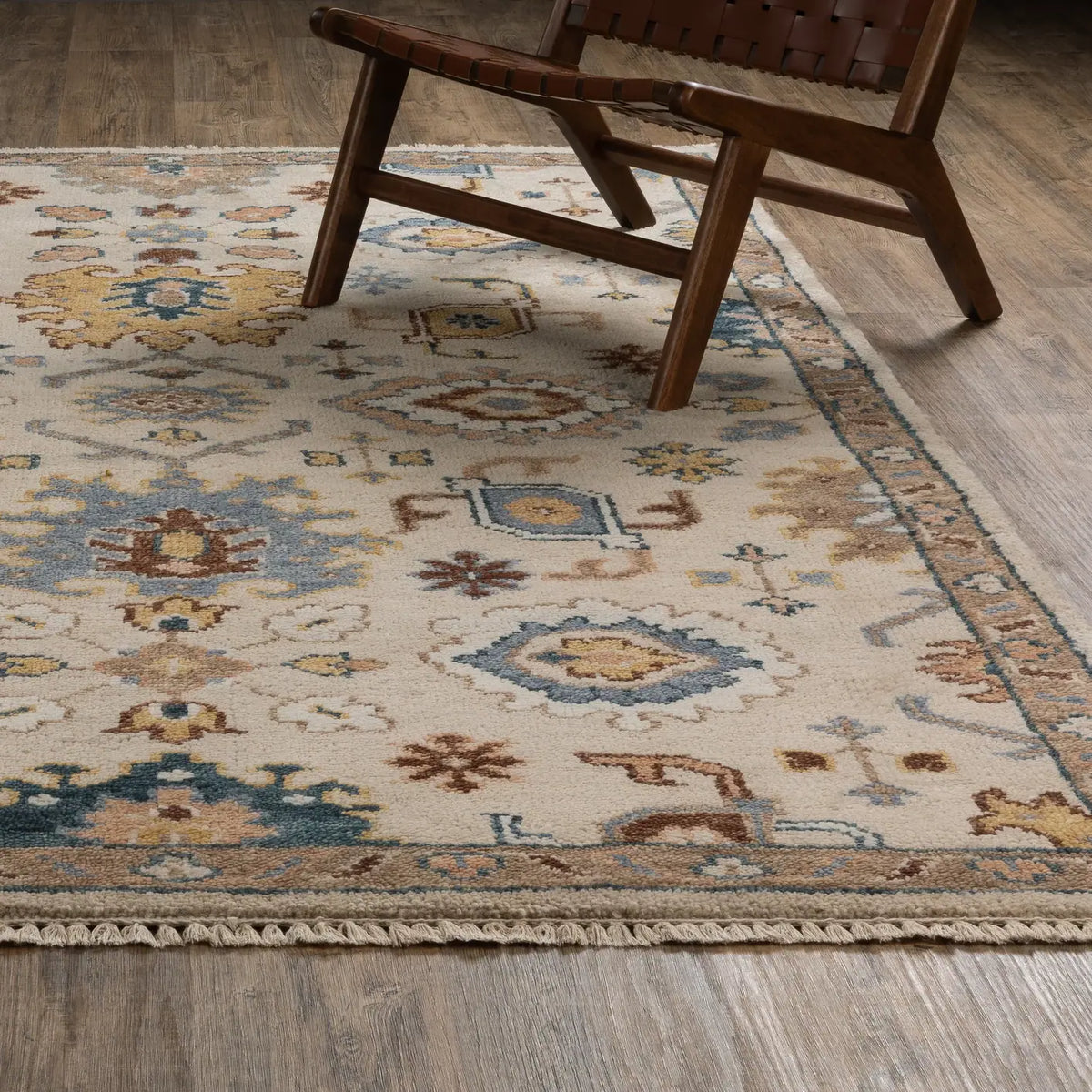 Oriental Weavers Sphinx MAJORCA MAJ08 Ivory Floral Rugs - angle/detail