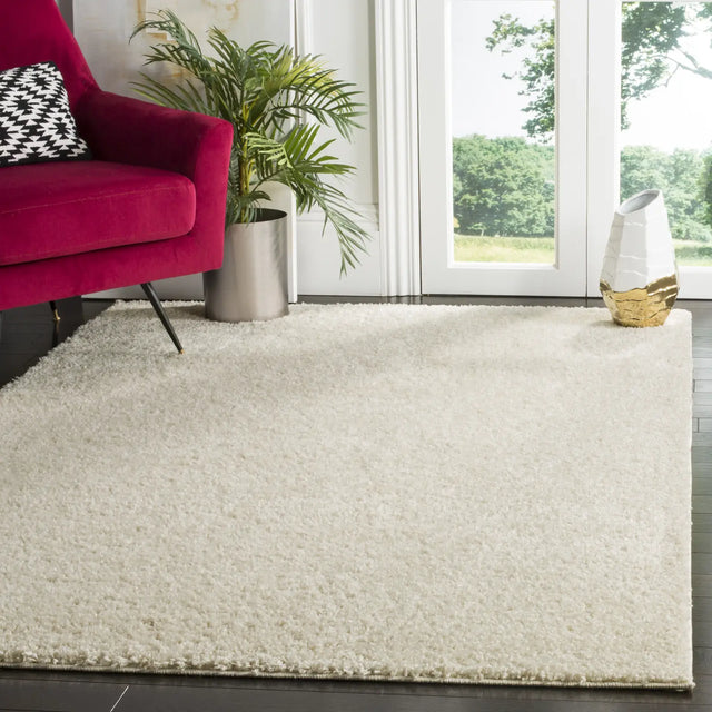 Safavieh Arizona Shag 4'-0" x 6'-0" Rug in Creme