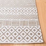 Safavieh Cedar Brook 5'-0" x 8'-0" Rug in Grey / Ivory
