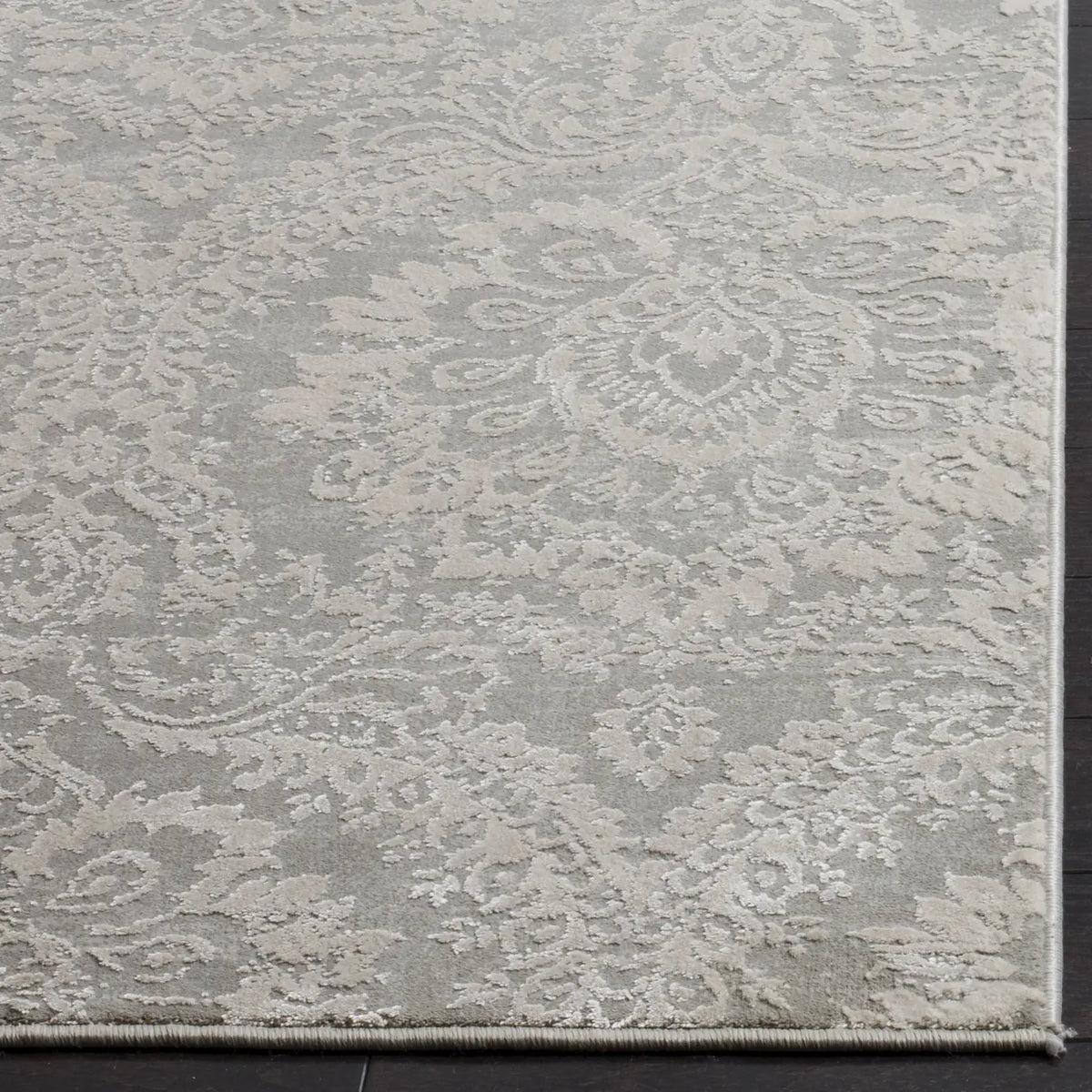 Safavieh Princeton 5'-3" x 7'-6" Rug in Grey / Beige