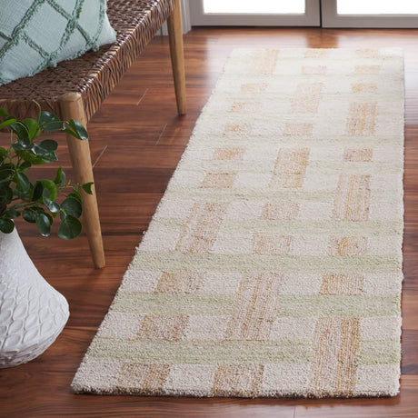 Safavieh Genre 2'-3" x 8'-0" Rug in Green / Ivory