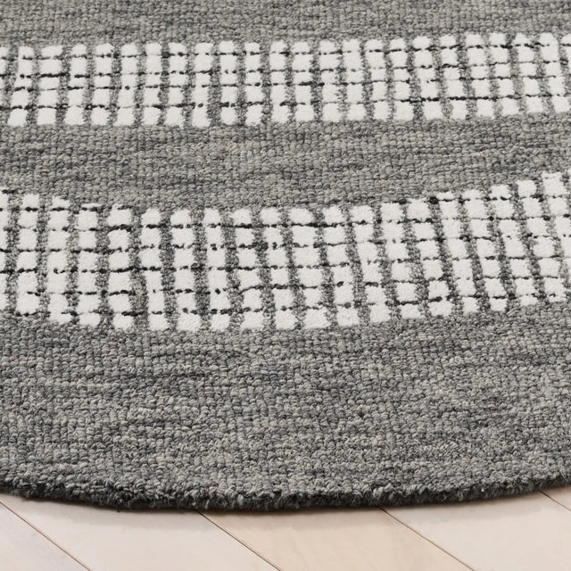 Safavieh Pine 6'-0" x 6'-0" Rug in Grey / Ivory