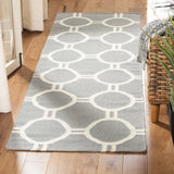Safavieh Dhurries 2'-6" x 8'-0" Rug in Grey / Ivory