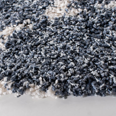 Safavieh Pro Lux Shag 400 6'-7" x 6'-7" Rug in Blue / Creme