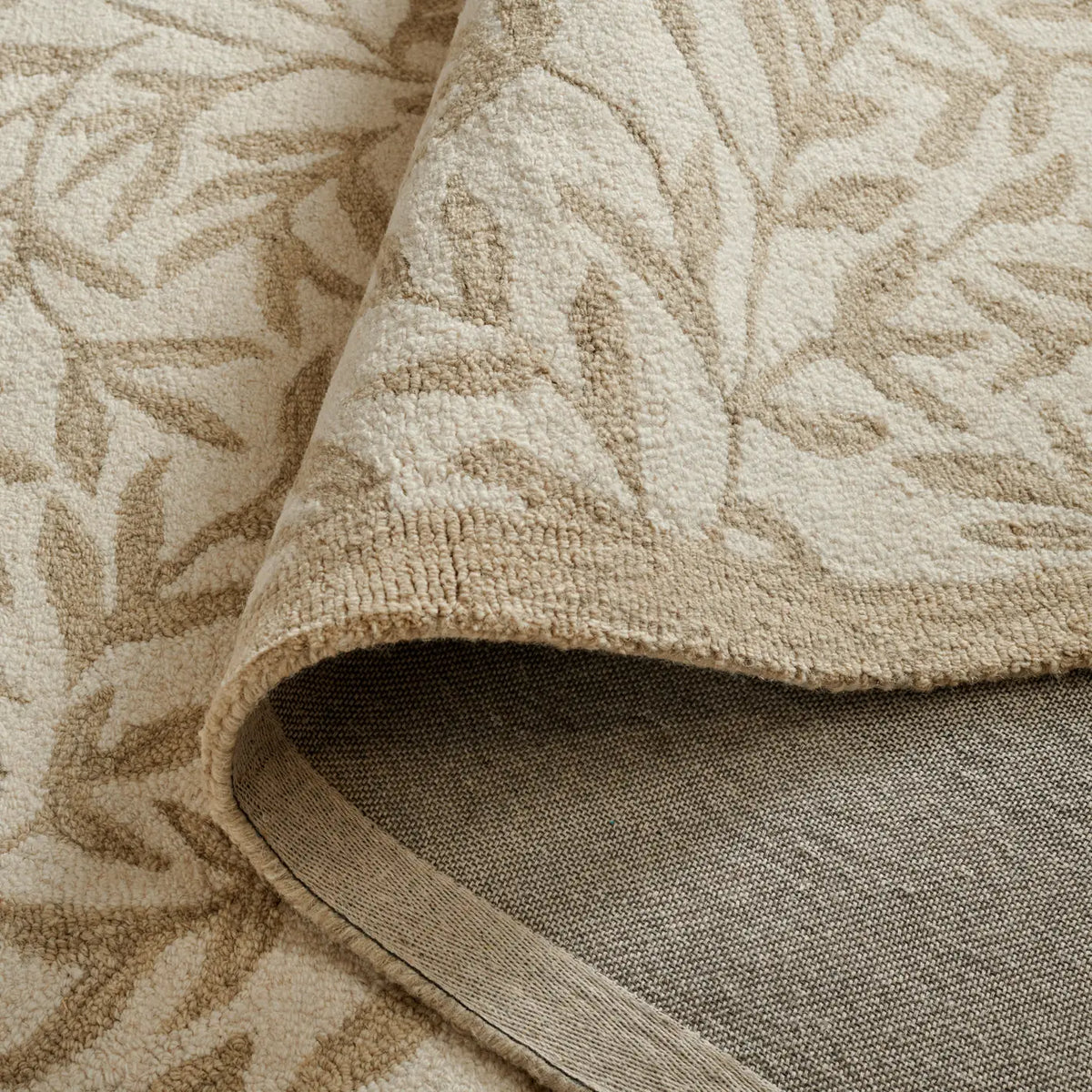 Safavieh Martha Stewart 8'-0" x 10'-0" Rug in Ivory / Beige