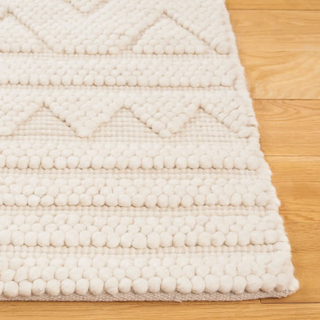 Safavieh Natura 4'-0" x 6'-0" Rug in Ivory