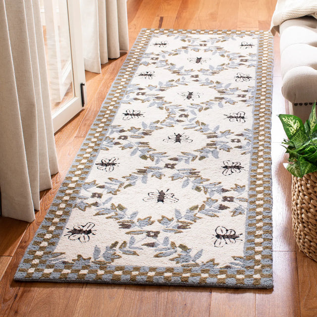 Safavieh Chelsea 2'-6" x 10'-0" Rug in Ivory / Light Blue