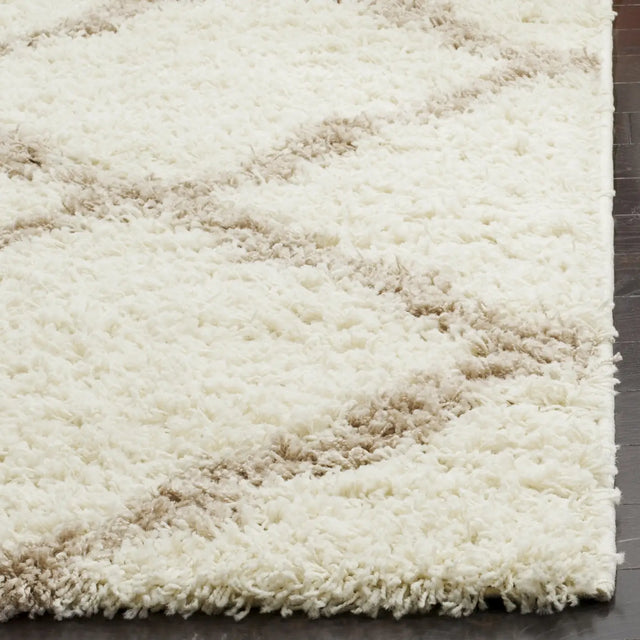 Safavieh Sgd-Dallas Shag 4'-0" x 6'-0" Rug in Ivory / Beige
